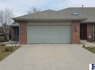 7124 Beaver Creek Ln, Lincoln, NE 68516