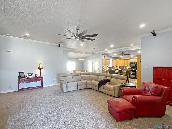 3rd image of 404 Adkins Ct