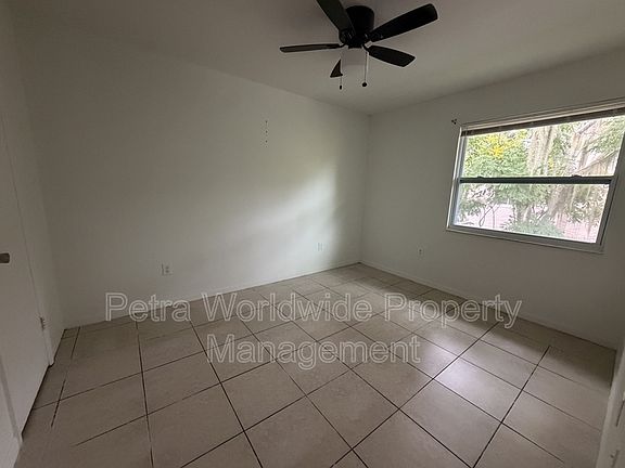 5th image of 900 N Bay St #2
