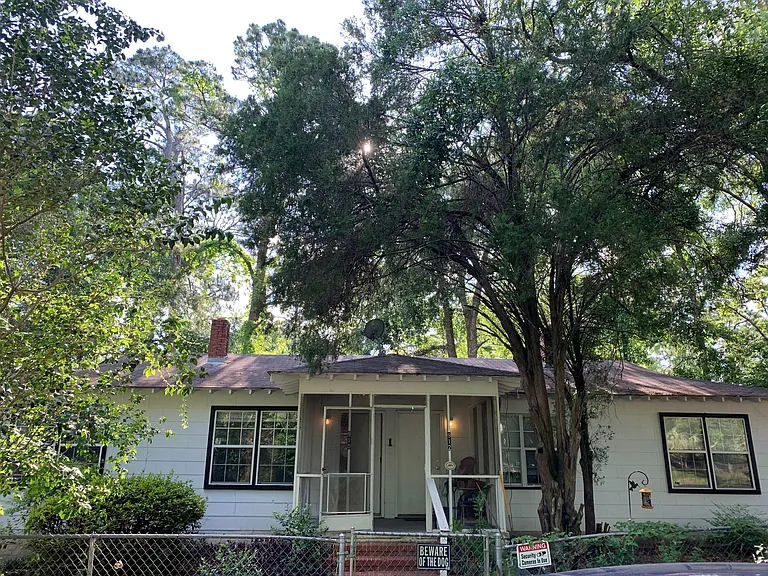 910 Wadsworth St — Photo 1