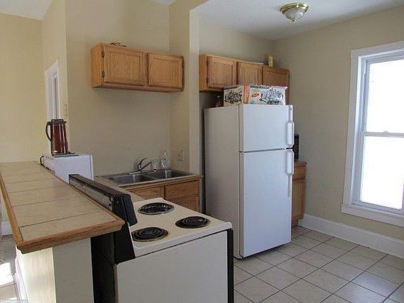 4th image of 2225 10th Ave S