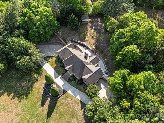 4th image of 105 Partridge Bluff Dr NE