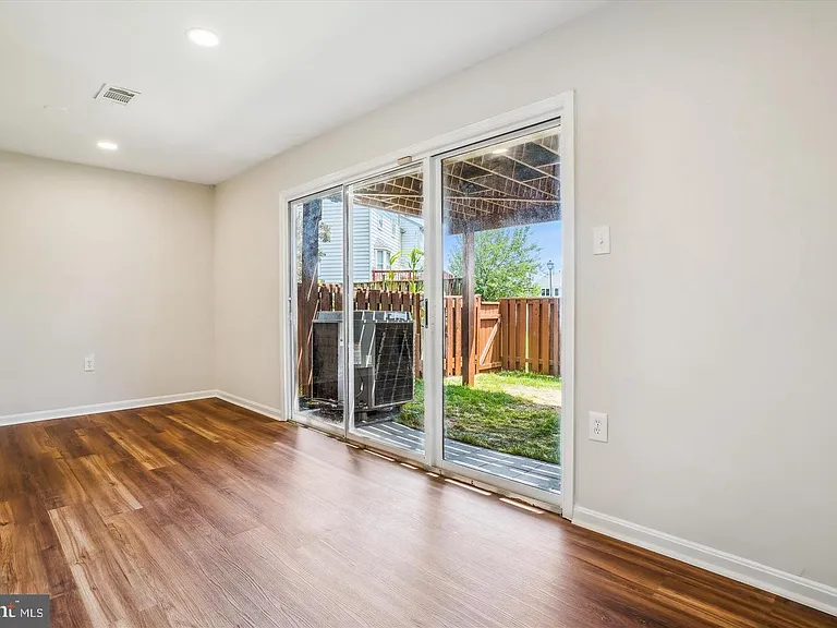 10491 Trinidad Ct — Photo 28