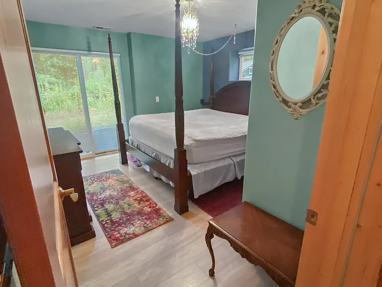 2201 Salal Dr — Photo 15