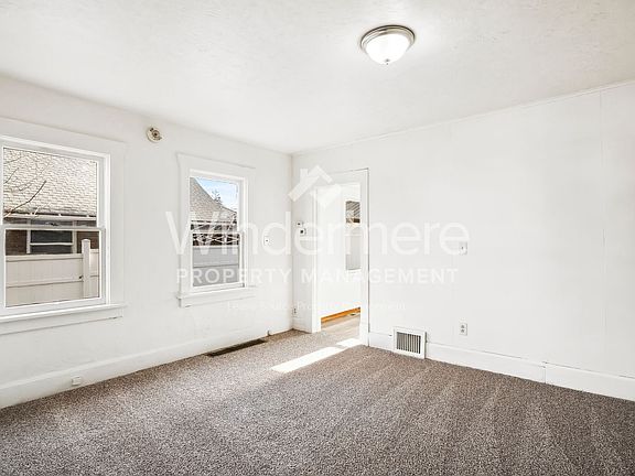 4th image of 731 W Knox Ave #731