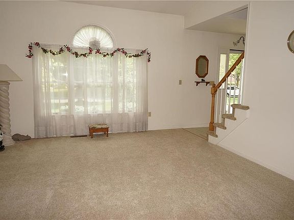 4th image of 4512 Hampshire Dr