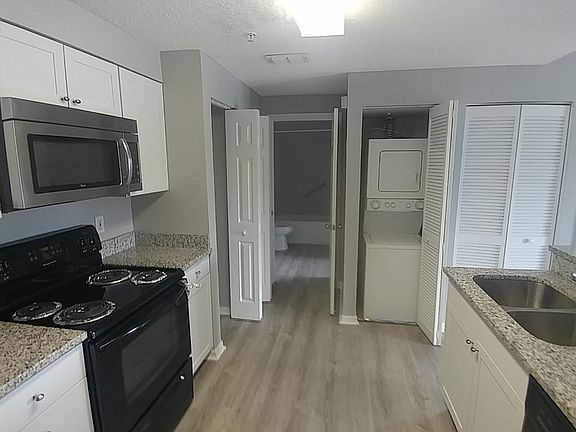 5th image of 10831 Windsor Walk Dr APT 310