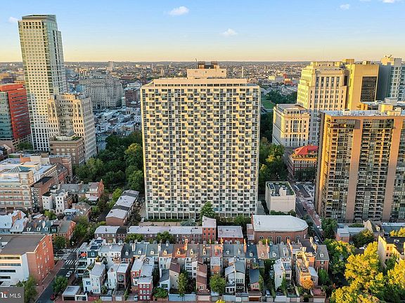 3rd image of 604-36 S Washington Sq #2913