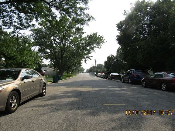 4th image of 8133 Fremont Ave S
