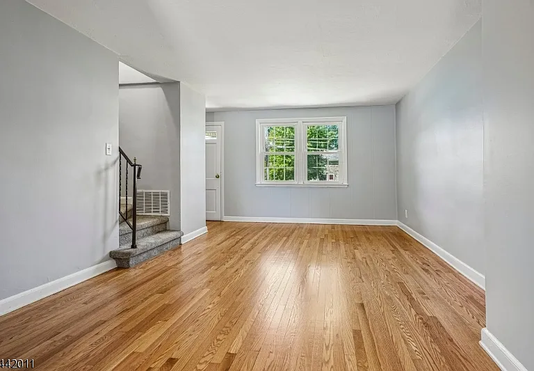 93 Centennial Ave — Photo 8