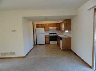 1844 Kingbird Ln, Liberty, MO 64068