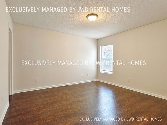 5th image of 3019 Thorn Glen Ct