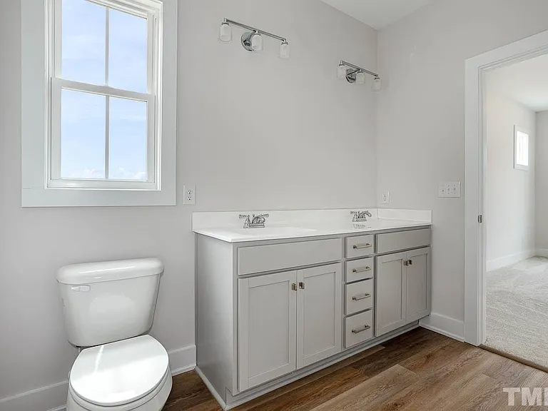 424 Davis Mill Rd — Photo 2