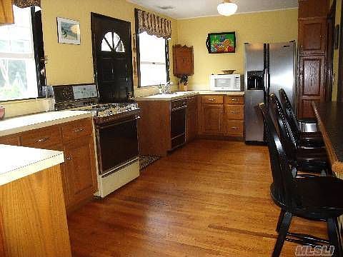 2nd image of 2 Sylvia Dr