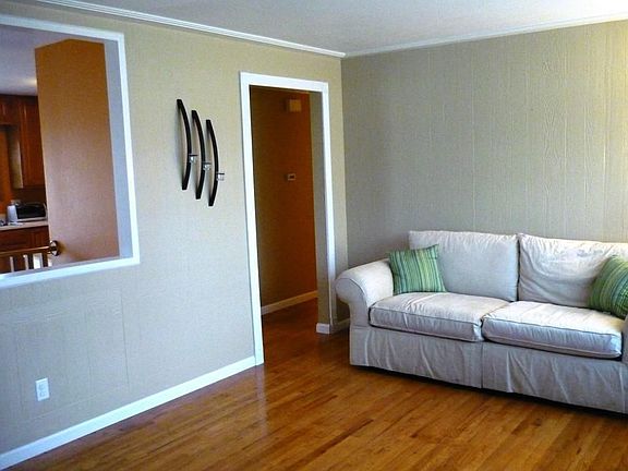 4th image of 1665 Deborah Dr