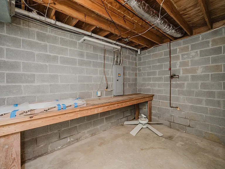 120 Lynn Dr — Photo 35