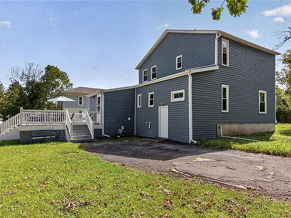 3rd image of 32 Daniels St