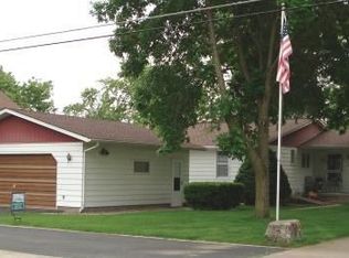 1252 Jack Oak Rd, Cassville, WI 53806