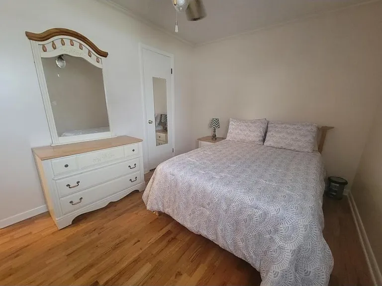 840 Jane St — Photo 13