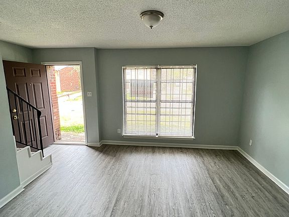 4th image of 5527 Apple Blossom Dr