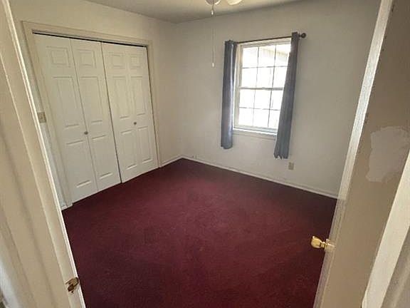 4th image of 722 E 8th St