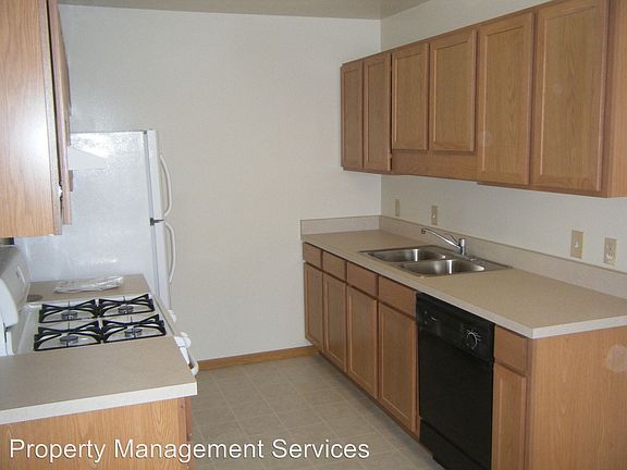 5th image of 817 W Wilden Ave