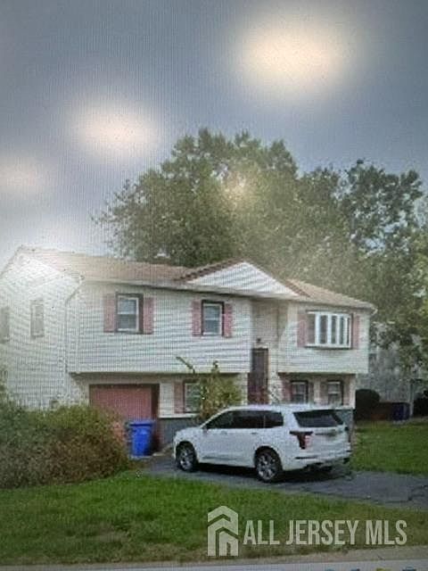 1st image of 38 Clara Dr
