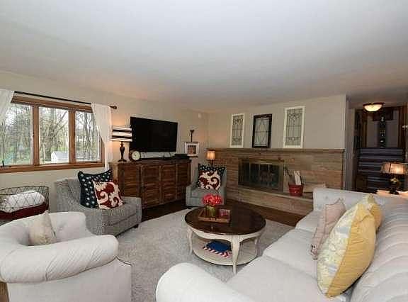 2nd image of 19500 Benington Dr