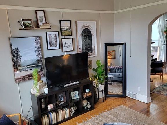 4th image of 253 Richmond St #11549205