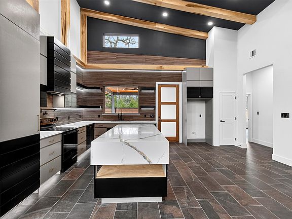 3rd image of 124 Aztec Dr