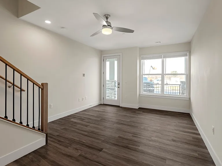 The Pointe at Overlook — Photo 80