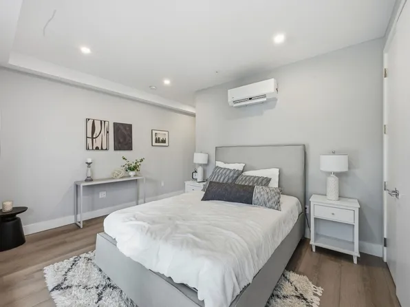 77 Van Reypen Street image 14 of 23