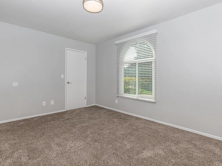 Oak View — Photo 49