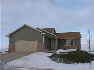 202 Michelle Ln, Cottage Grove, WI 53527