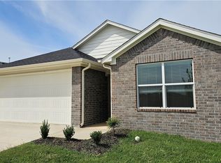 3876 Pinecrest St, Springdale, AR 72764