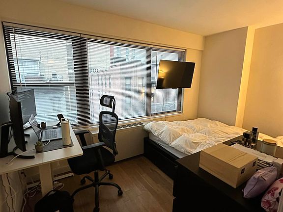 5th image of 279 E 44th St APT 6K