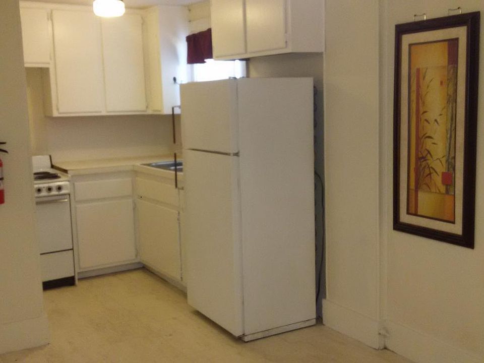 2nd image of 414 1/2 Elm Ave