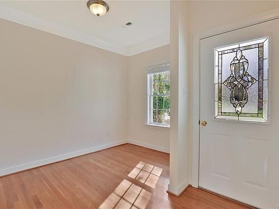 5th image of 4415 Ambleside Dr