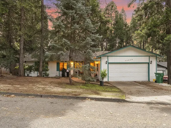 14621 Bridgeport Cir, Magalia, CA 95954