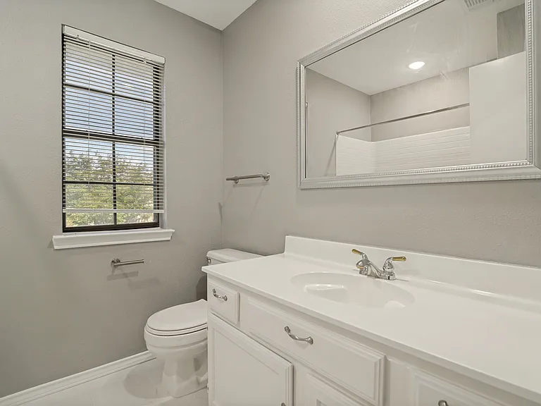 2700 Cornell Dr — Photo 13