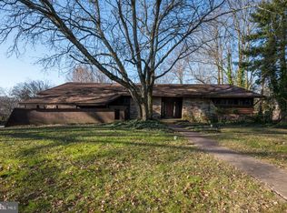 112 W Sutton Pl, Wilmington, DE 19810
