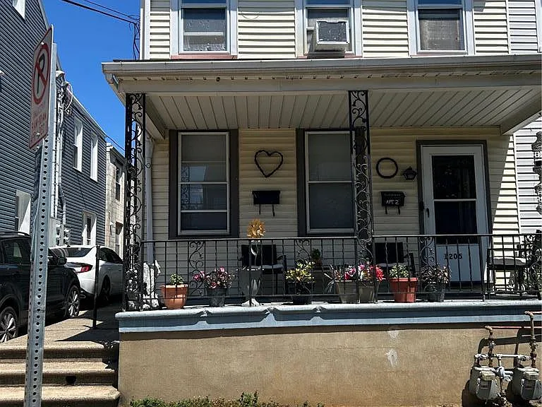 1205 Butler St — Photo 1