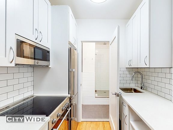 3rd image of 590 Amsterdam Ave #8