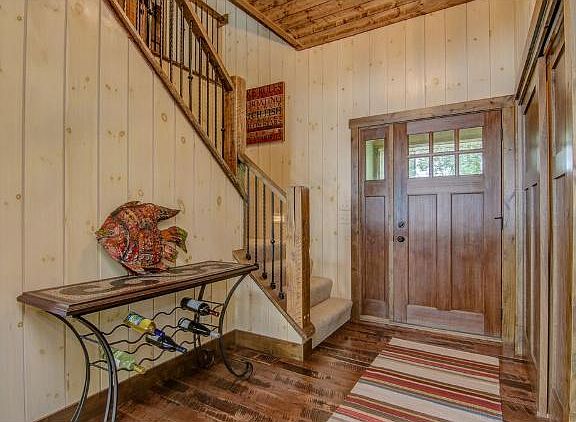 2nd image of 1266 Leeland Ln