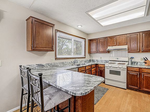 4th image of 1104 Patricia Dr