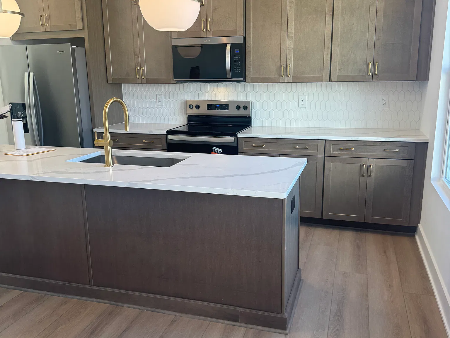 4 bed, 4.5 bath, 2136 sqft, $3,600 — Photo 3