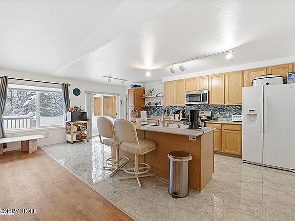 5th image of 130 Green Valley St