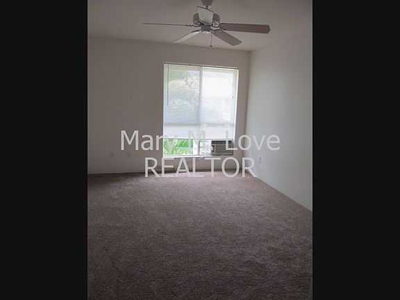 4th image of 75-6081 Alii Dr #202