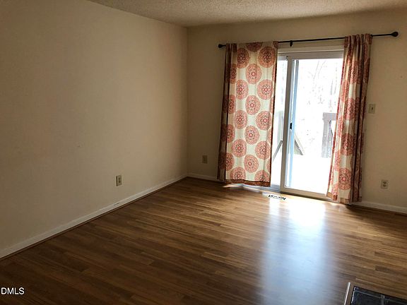 4th image of 4100 Five Oaks Dr Unit 28