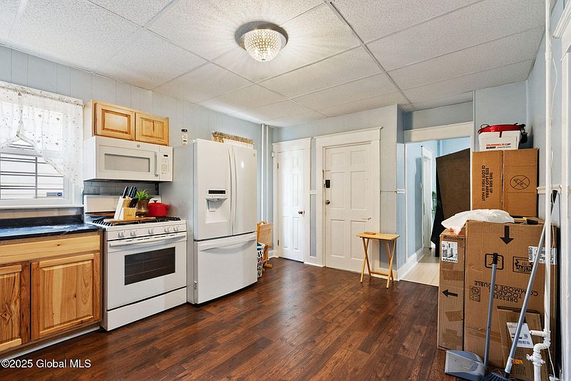 5th image of 1108 Cutler Street